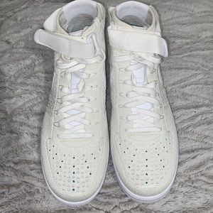 Nike Air Force 1 Flyknit Mid Size 11.5